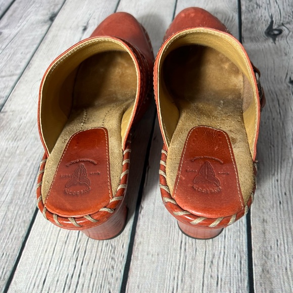 Frye Charlotte Leather Heeled Whipstitched
Harness Ring Mules in size 5.5 - Picture 10 of 12